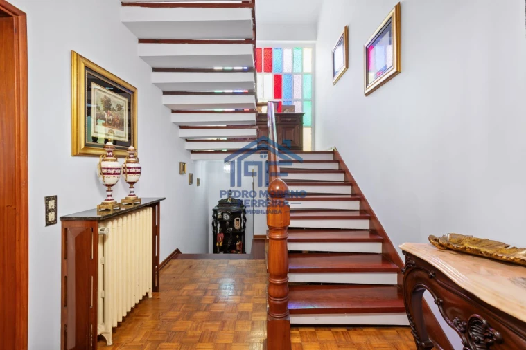 Moradia T5 para Venda em Covilhã e Canhoso Foto 9