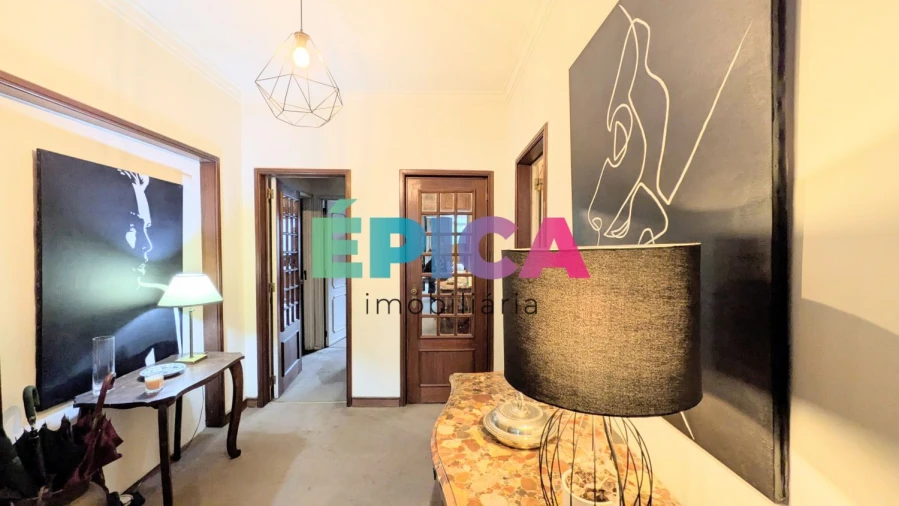 Apartamento T6 para Venda em São Domingos de Benfica Foto 2