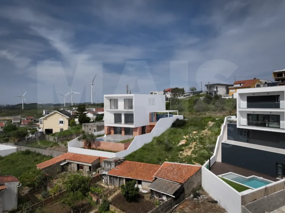 Moradia T4 para Venda em Vialonga Foto 6