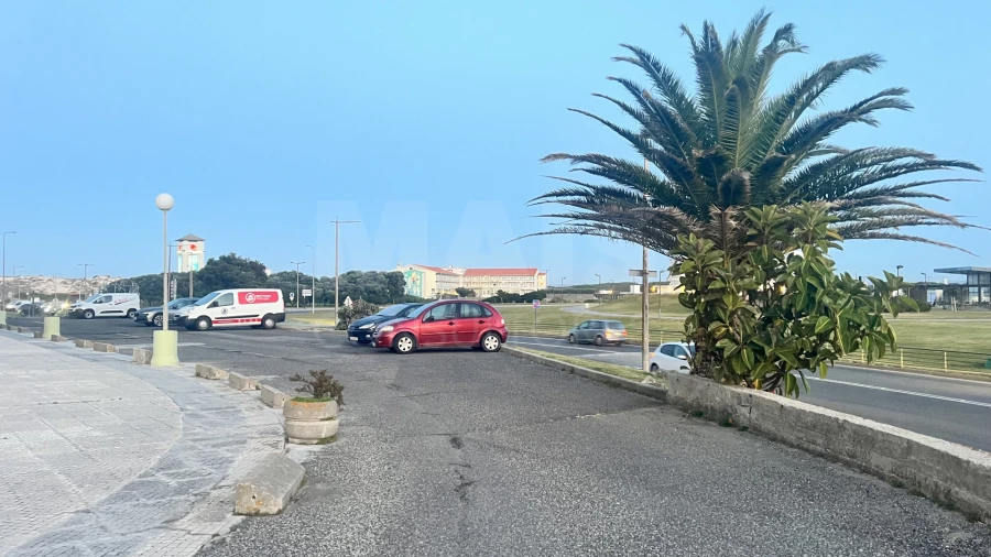 Garagem para Venda em Peniche Foto 4