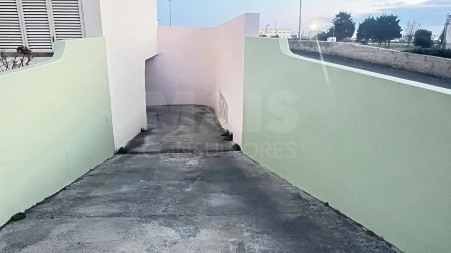 Garagem para Venda em Peniche Foto 3