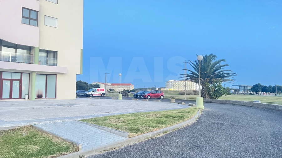 Garagem para Venda em Peniche Foto 4