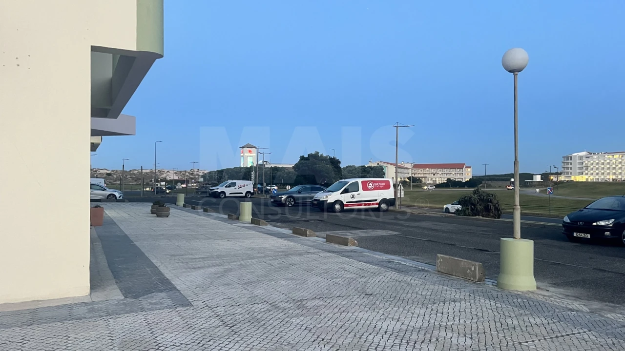 Garagem para Venda em Peniche Foto 6