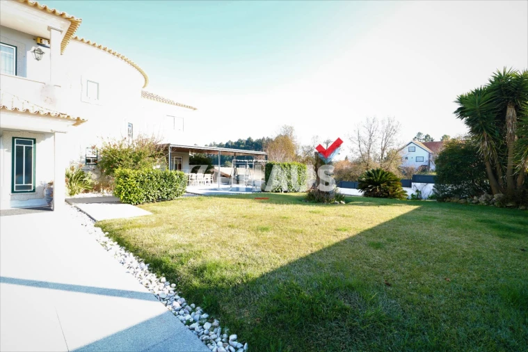 Moradia T4 para Venda em Oliveira do Bairro Foto 40