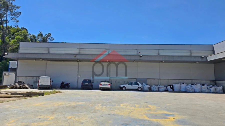 Armazém para Arrendamento em Bela Foto 1