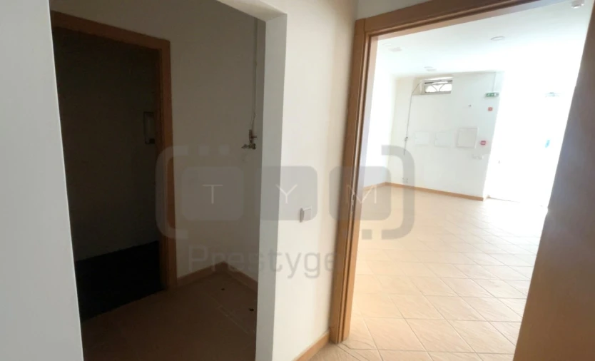 Loja para Arrendamento em São João Baptista e Santa Maria dos Olivais Foto 4