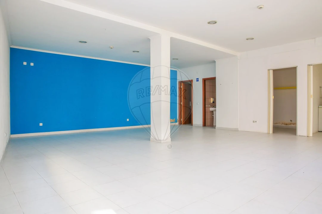 Loja para Venda em Aveiras de Cima Foto 3