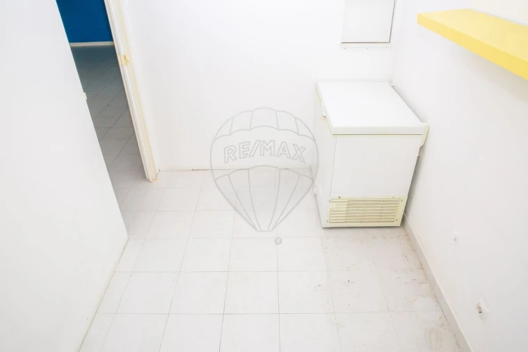 Loja para Venda em Aveiras de Cima Foto 10