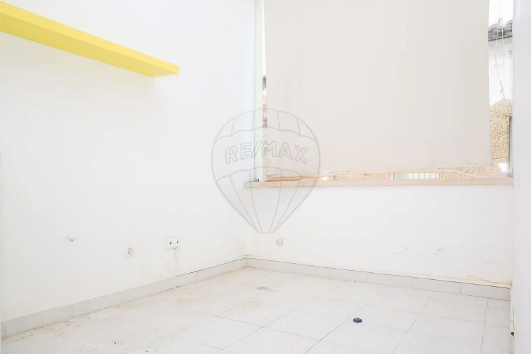 Loja para Venda em Aveiras de Cima Foto 8