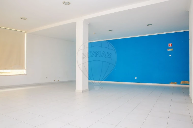 Loja para Venda em Aveiras de Cima Foto 2