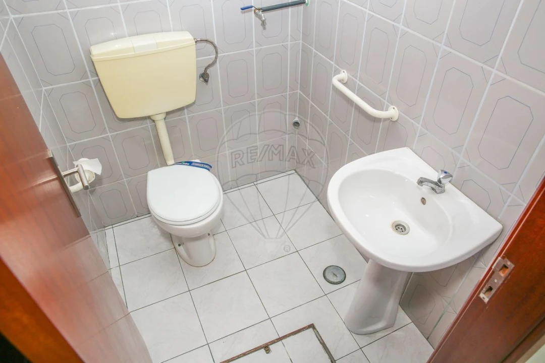 Loja para Venda em Aveiras de Cima Foto 12