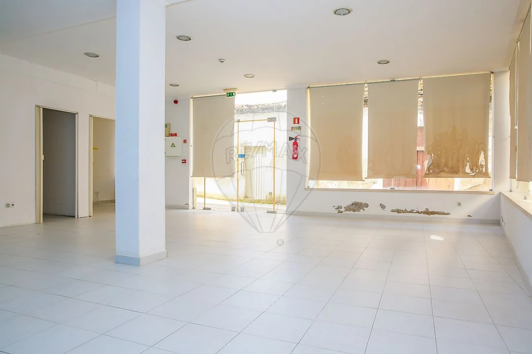 Loja para Venda em Aveiras de Cima Foto 5