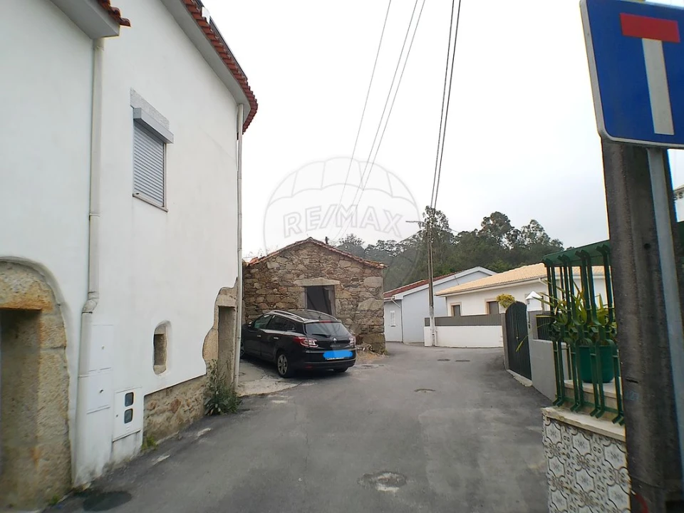 Moradia T3 para Venda em Caldas de São Jorge e Pigeiros Foto 12