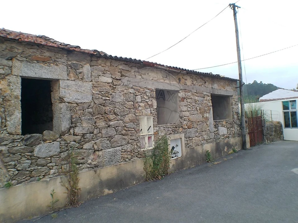 Moradia T3 para Venda em Caldas de São Jorge e Pigeiros Foto 2