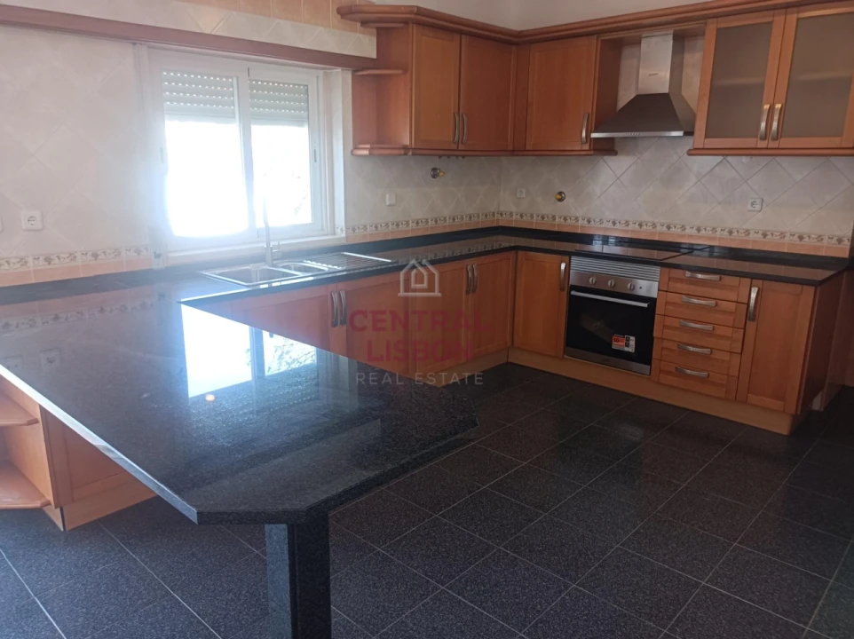 Moradia T4 para Venda em Sesimbra (Castelo) Foto 9