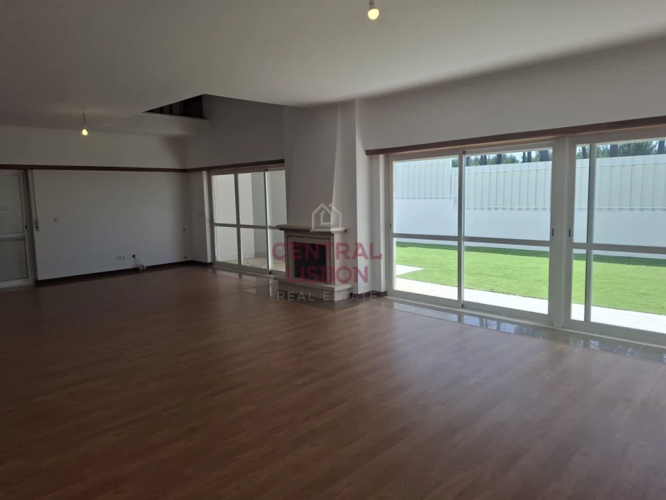 Moradia T4 para Venda em Sesimbra (Castelo) Foto 4