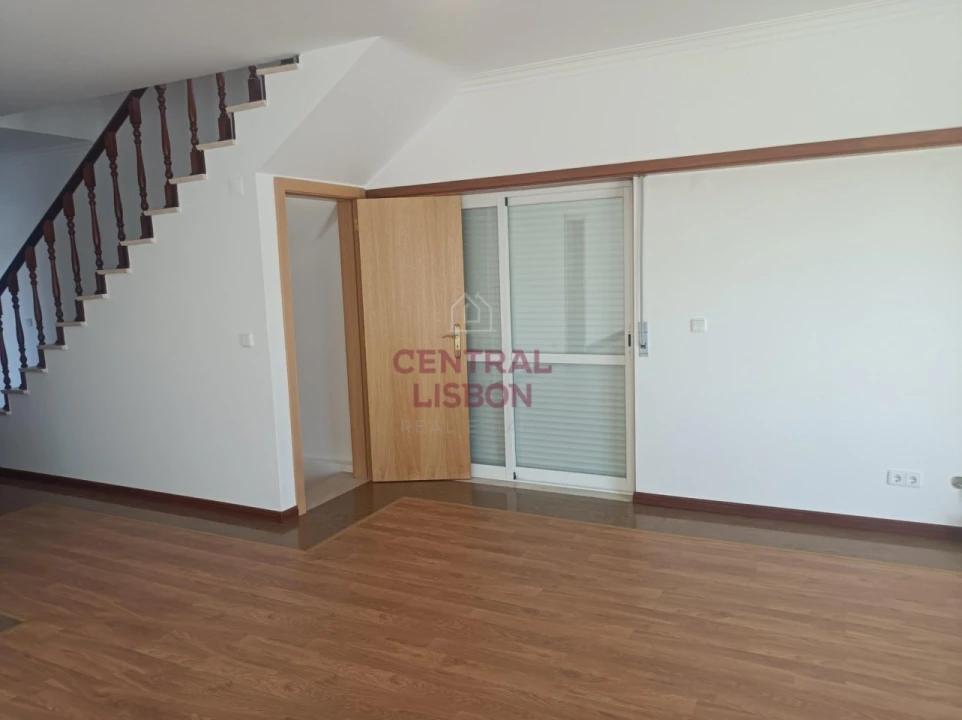 Moradia T4 para Venda em Sesimbra (Castelo) Foto 12