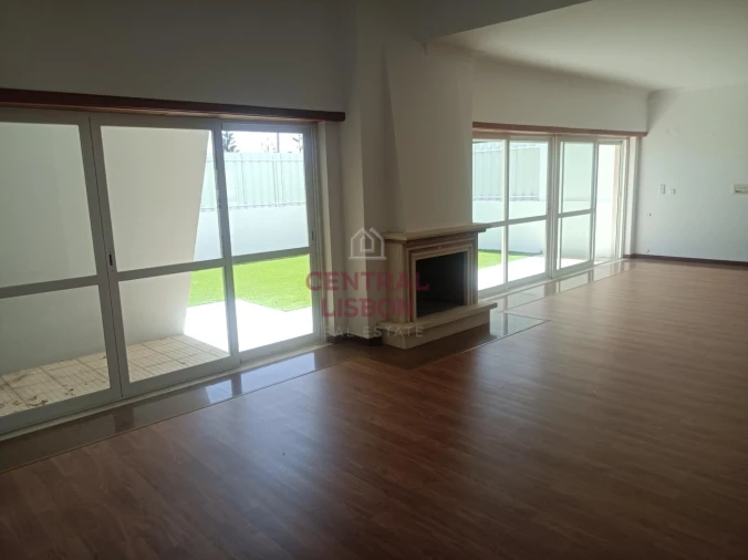 Moradia T4 para Venda em Sesimbra (Castelo) Foto 5