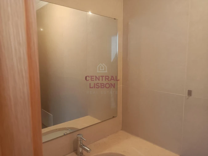 Moradia T4 para Venda em Sesimbra (Castelo) Foto 7