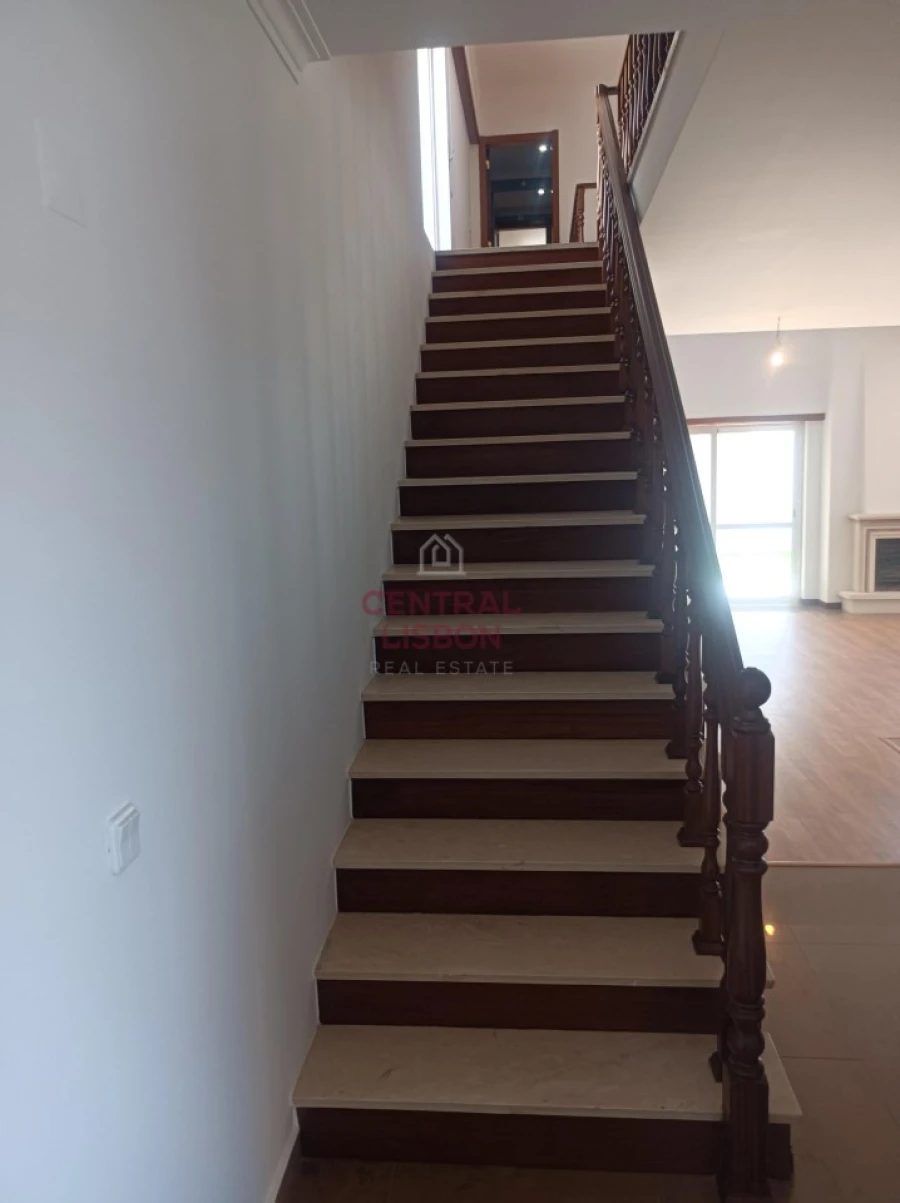 Moradia T4 para Venda em Sesimbra (Castelo) Foto 17