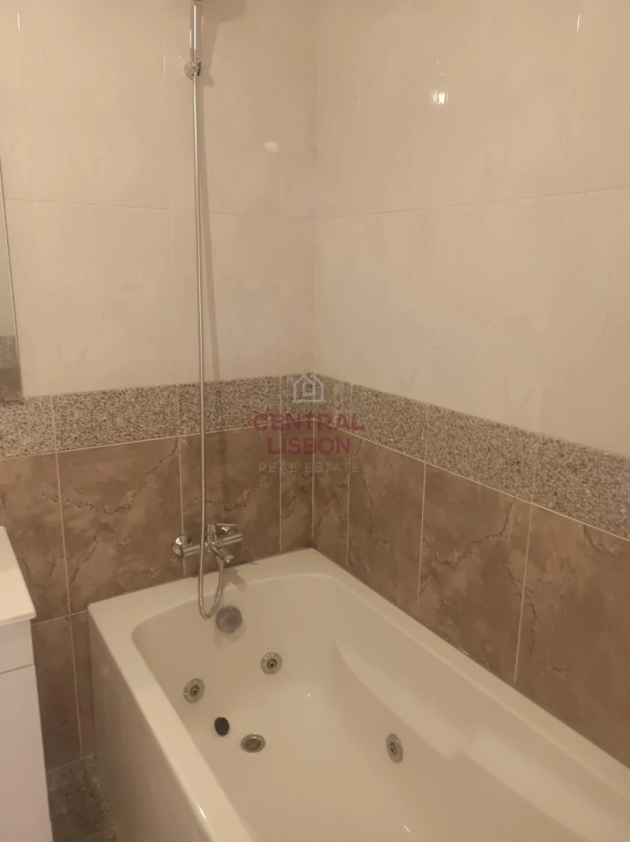 Moradia T4 para Venda em Sesimbra (Castelo) Foto 19