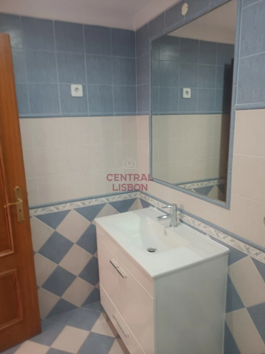 Moradia T4 para Venda em Sesimbra (Castelo) Foto 23