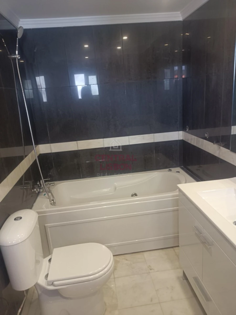 Moradia T4 para Venda em Sesimbra (Castelo) Foto 26