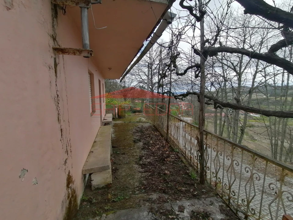 Moradia T3 para Venda em Linhares Foto 4