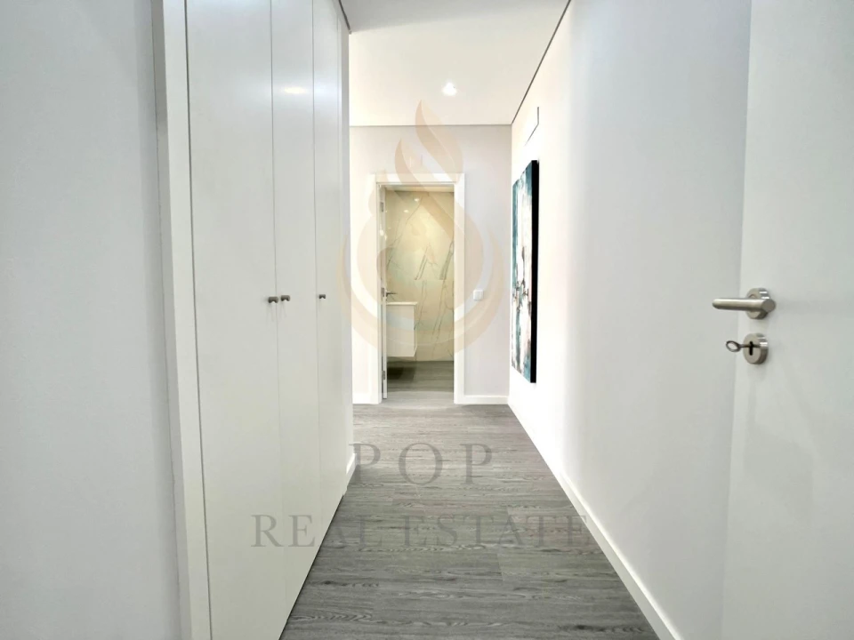 Apartamento T4 para Venda em Quelfes Foto 18