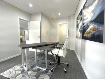 Apartamento T4 para Venda em Quelfes