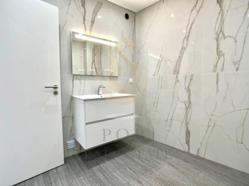 Apartamento T4 para Venda em Quelfes