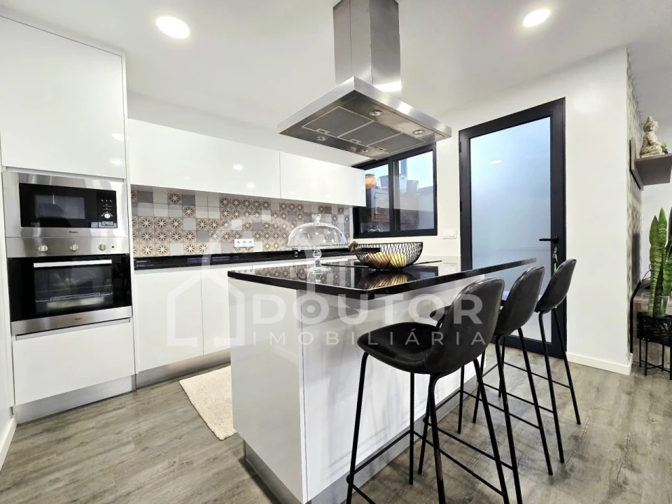 Moradia T3 para Venda em Santo Antonio Foto 10