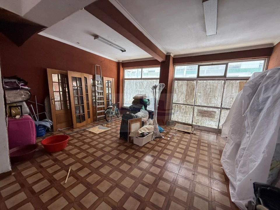 Loja para Venda em Falagueira-Venda Nova Foto 3