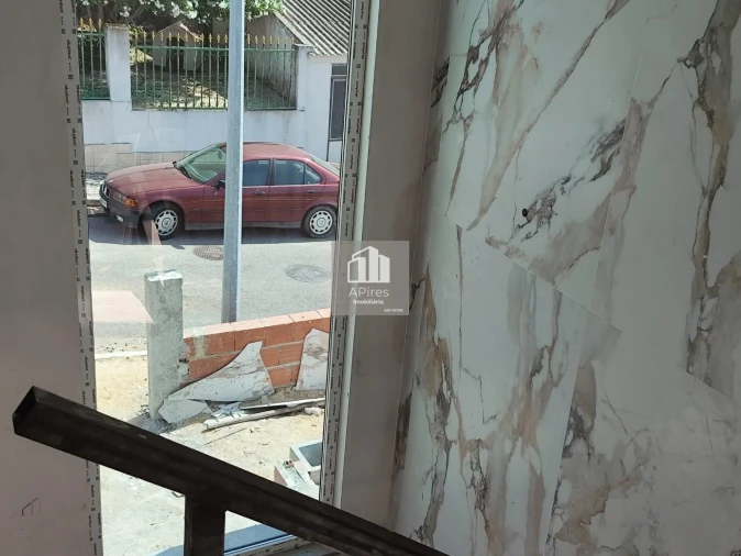 Moradia T4 para Venda em Charneca de Caparica e Sobreda Foto 11