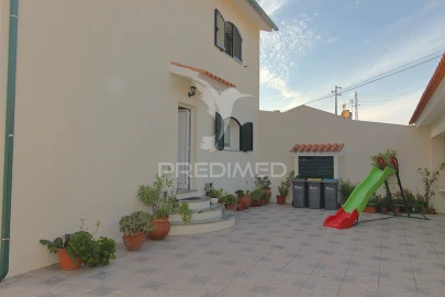 Moradia T3 para Venda em Esgueira