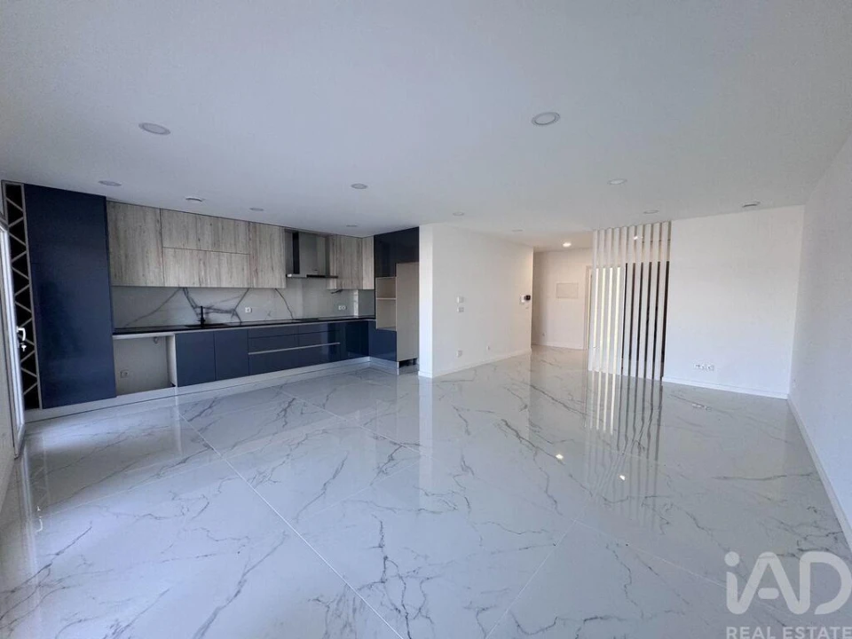 Apartamento T4 para Venda em Pombal Foto 16