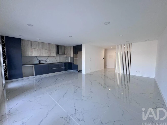 Apartamento T4 para Venda em Pombal Foto 16