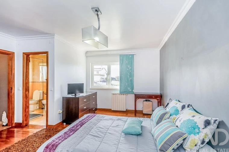 Moradia T4 para Venda em Caldas da Rainha - Santo Onofre e Serra do Bouro Foto 8