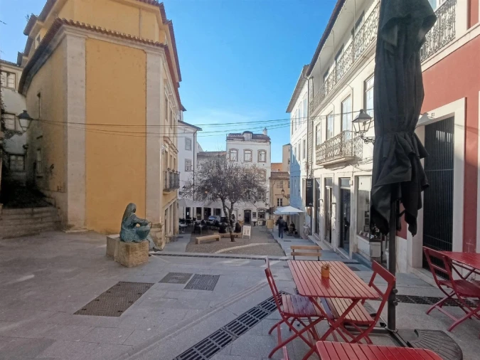 Prédio para Venda em Sarzedo Foto 1
