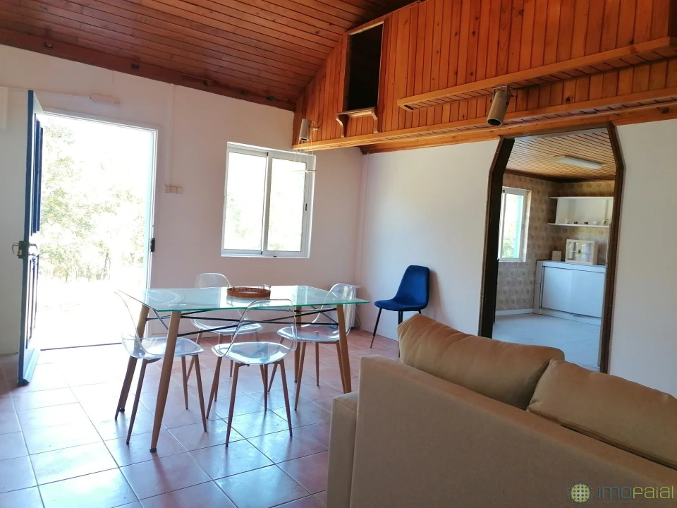 Moradia T1 para Venda em Capelo Foto 8