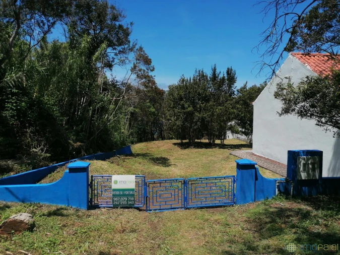 Moradia T1 para Venda em Capelo Foto 19