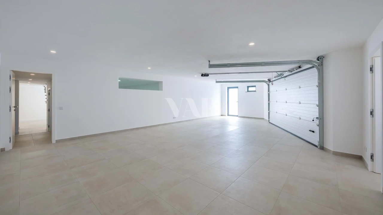Moradia T4 para Venda em Lagos (São Sebastião e Santa Maria) Foto 46