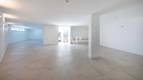 Moradia T4 para Venda em Lagos (São Sebastião e Santa Maria)