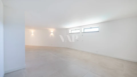 Moradia T4 para Venda em Lagos (São Sebastião e Santa Maria)