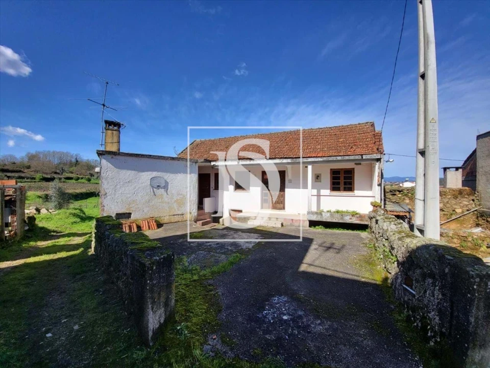 Moradia T2 para Venda em Pinheiro de Azere Foto 1