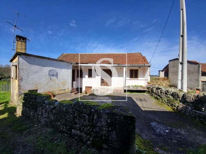 Moradia T2 para Venda em Pinheiro de Azere Foto 2