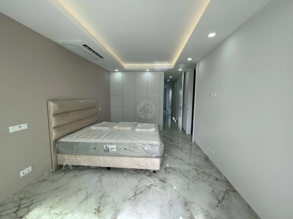 Apartamento T4 para Venda em Lagos (São Sebastião e Santa Maria) Foto 1