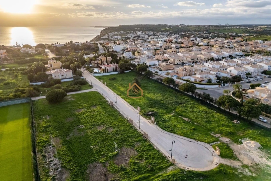 Terreno para Venda em Lagos (São Sebastião e Santa Maria) Foto 2