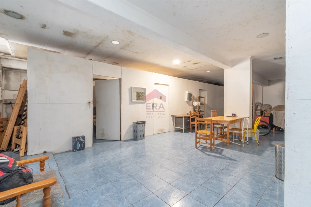 Armazém para Venda em Quarteira Foto 6