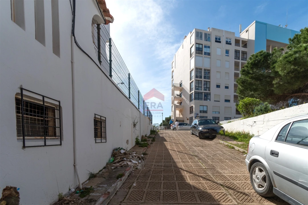 Armazém para Venda em Quarteira Foto 8